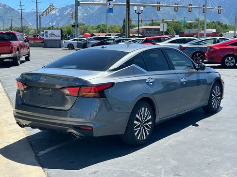 Used 2023 Nissan Altima 2.5 SL FWD image 4