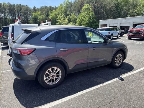 Used 2021 Ford Escape SE image 13