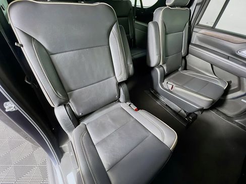 Used 2023 Chevrolet Suburban Premier image 29