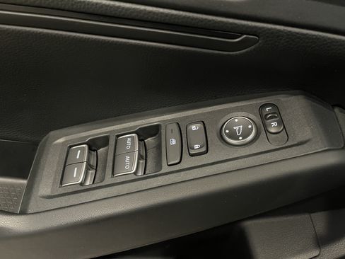 Used 2025 Honda Accord LX image 11