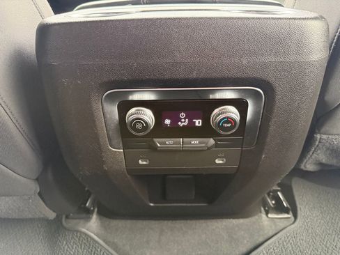 Used 2021 GMC Yukon SLE w/ Gmc Pro Safety Plus Package AWD/4WD image 27