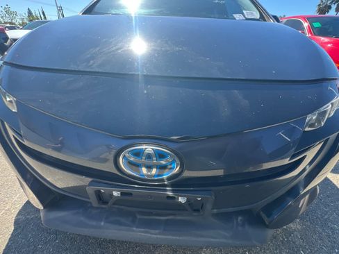 Used 2020 Toyota Prius Prime XLE image 12