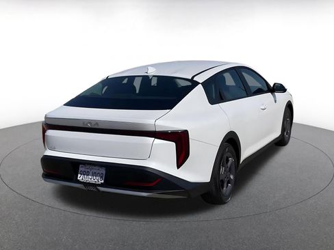 Used 2025 Kia K4 LXS image 14
