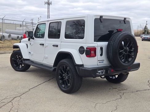 Certified 2025 Jeep Wrangler Sahara 4xe image 13