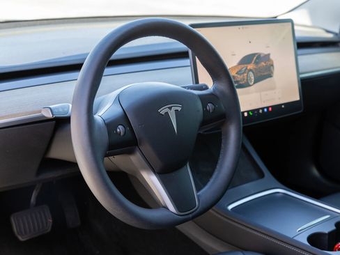 Used 2022 Tesla Model 3 Long Range image 18