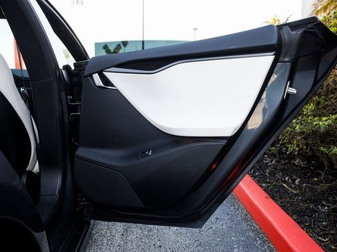 Used 2020 Tesla Model S Performance image 34