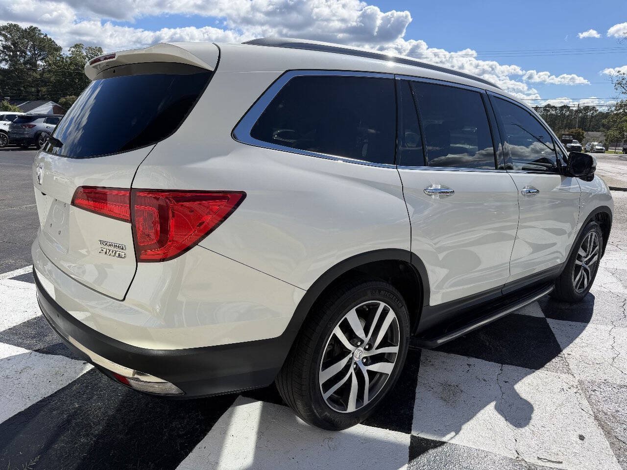 Used 2017 Honda Pilot Touring image 6