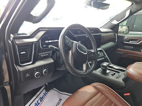 Used 2024 GMC Sierra 1500 Denali Ultimate AWD/4WD image 4