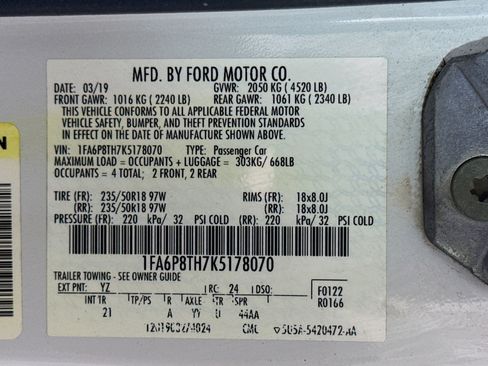 Used 2019 Ford Mustang Coupe RWD image 38