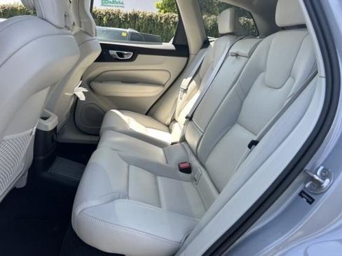Used 2024 Volvo XC60 T8 Ultimate w/ Climate Package AWD/4WD image 8