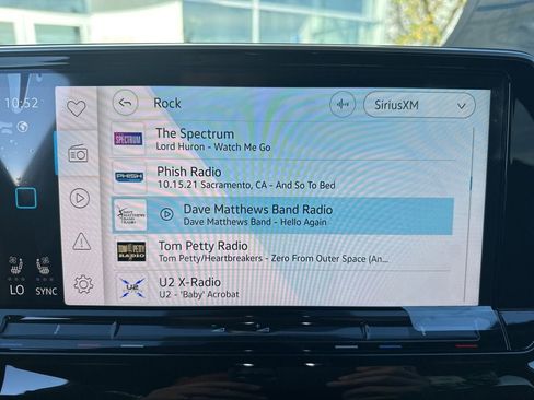 New 2026 Volkswagen Atlas Cross Sport SE image 17