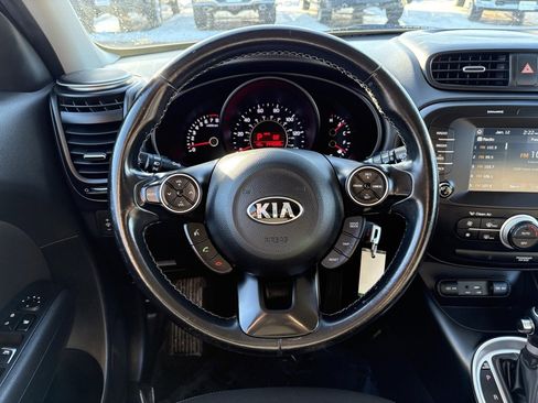 Used 2019 Kia Soul + image 19