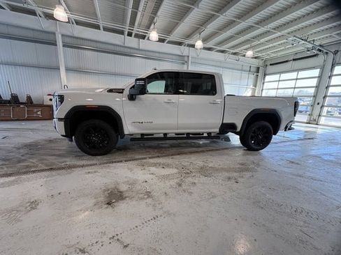 Used 2025 GMC Sierra 3500 AT4 w/ AT4 Premium Plus Package image 2
