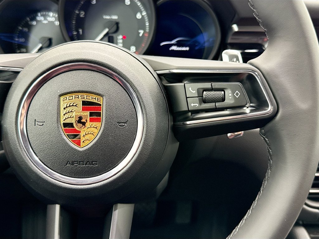 Used 2026 Porsche Macan AWD/4WD image 15