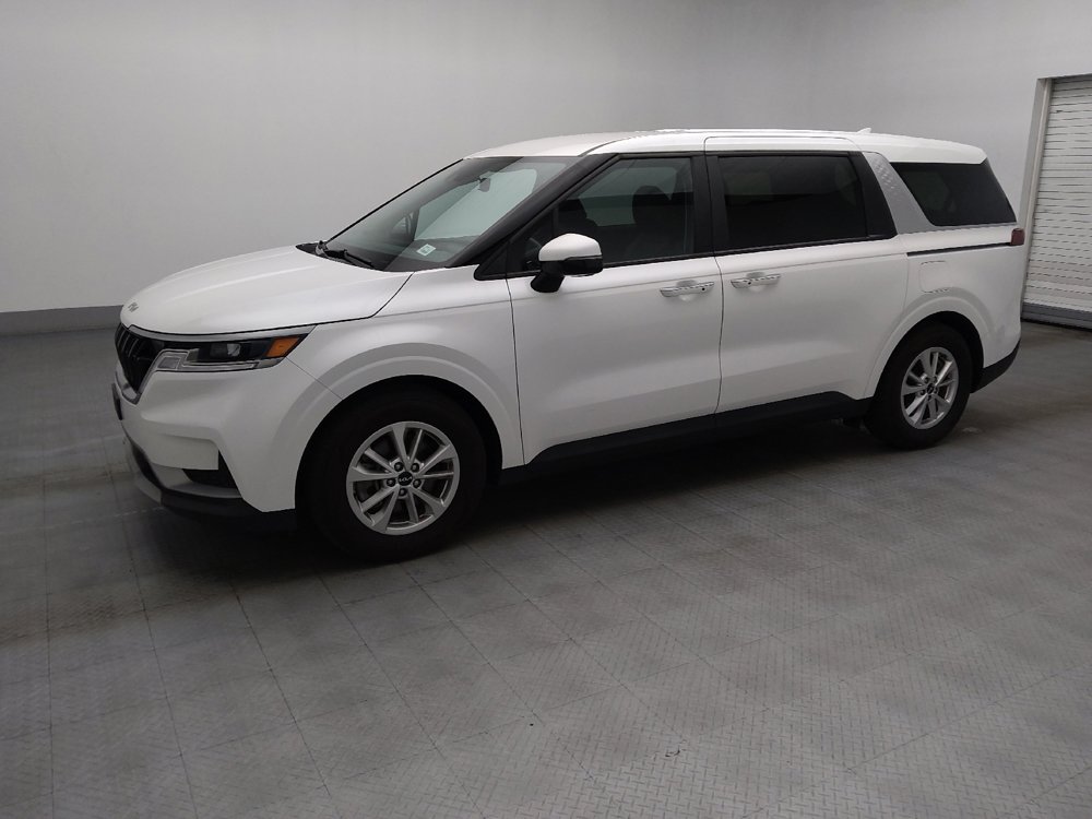 Used 2023 Kia Carnival LX FWD image 2