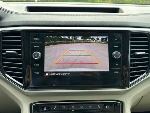 Used 2022 Volkswagen Atlas SE image 36