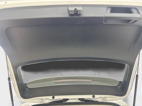 Used 2025 Volkswagen Taos SE w/ Panoramic Sunroof Package FWD image 83