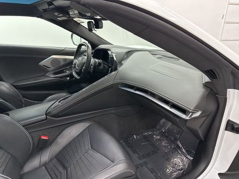 Used 2022 Chevrolet Corvette Stingray Premium Cpe w/ Z51 Performance Package image 23