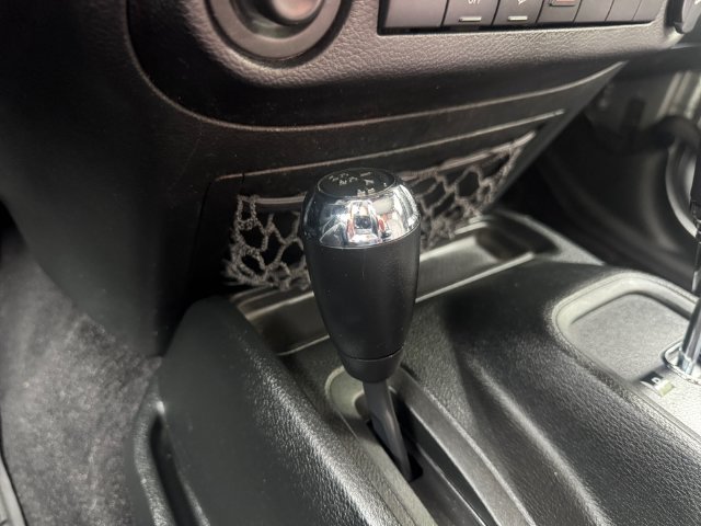 Used 2017 Jeep Wrangler Sport AWD/4WD image 17