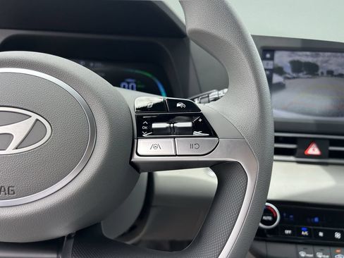 New 2026 Hyundai Elantra Hybrid FWD image 30