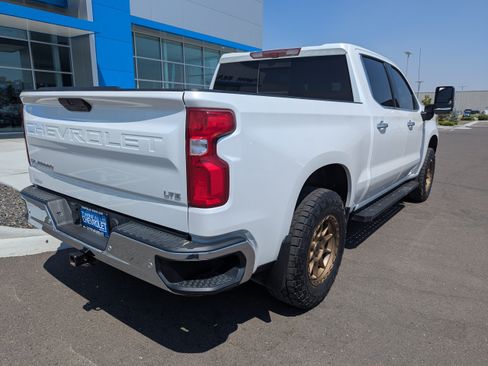 Used 2020 Chevrolet Silverado 1500 LTZ w/ LTZ Premium Package AWD/4WD image 35