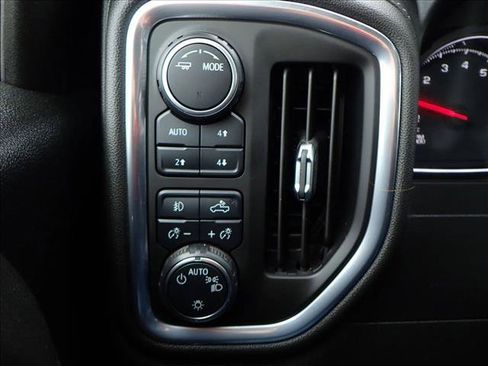 Used 2021 Chevrolet Silverado 1500 RST image 22