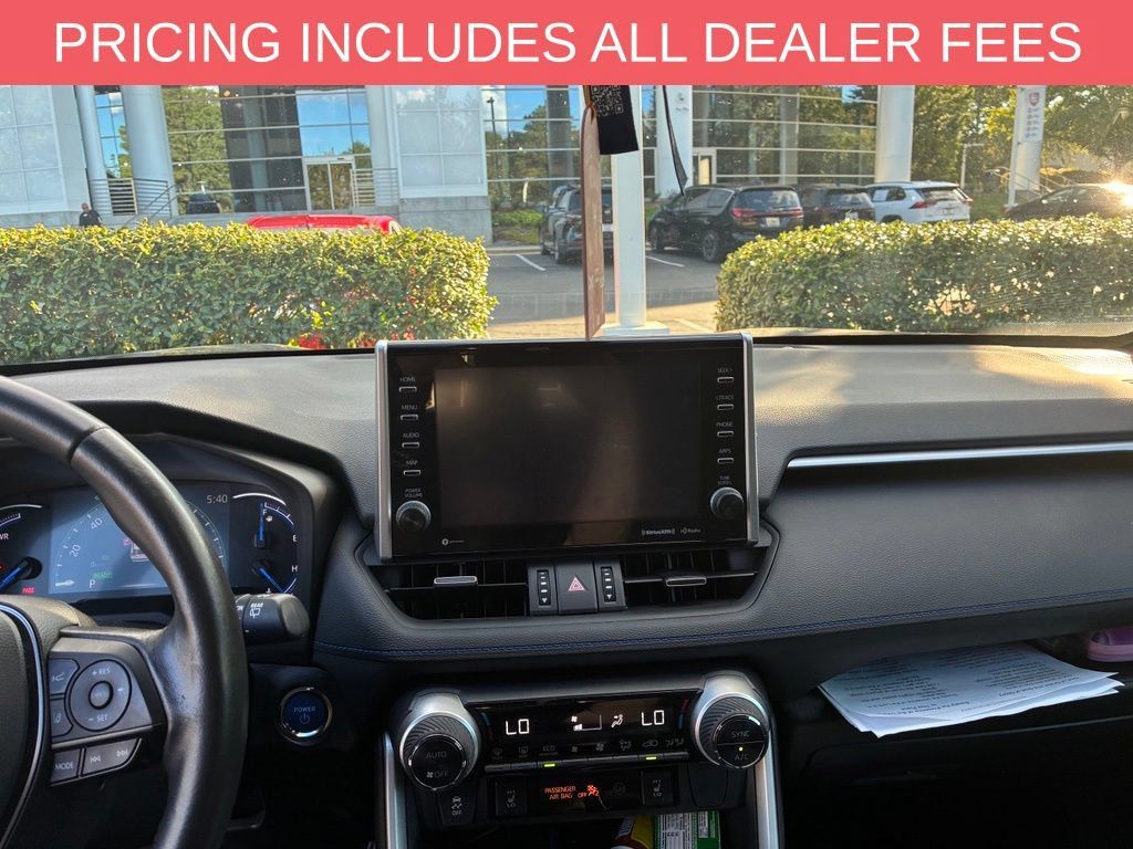 Used 2022 Toyota RAV4 XSE AWD/4WD image 11