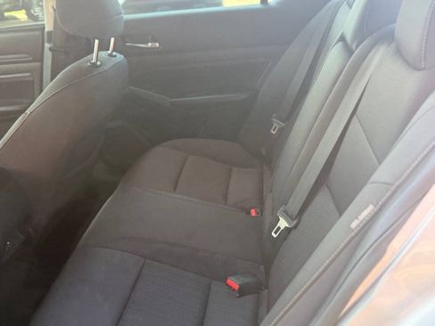 Used 2020 Nissan Altima 2.5 S FWD image 17