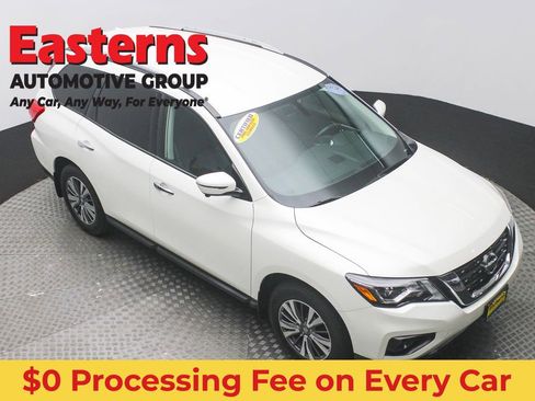 Used 2020 Nissan Pathfinder SL AWD/4WD image 3