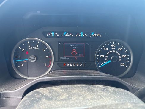 Used 2015 Ford F150 XLT w/ Equipment Group 302A Luxury RWD image 2