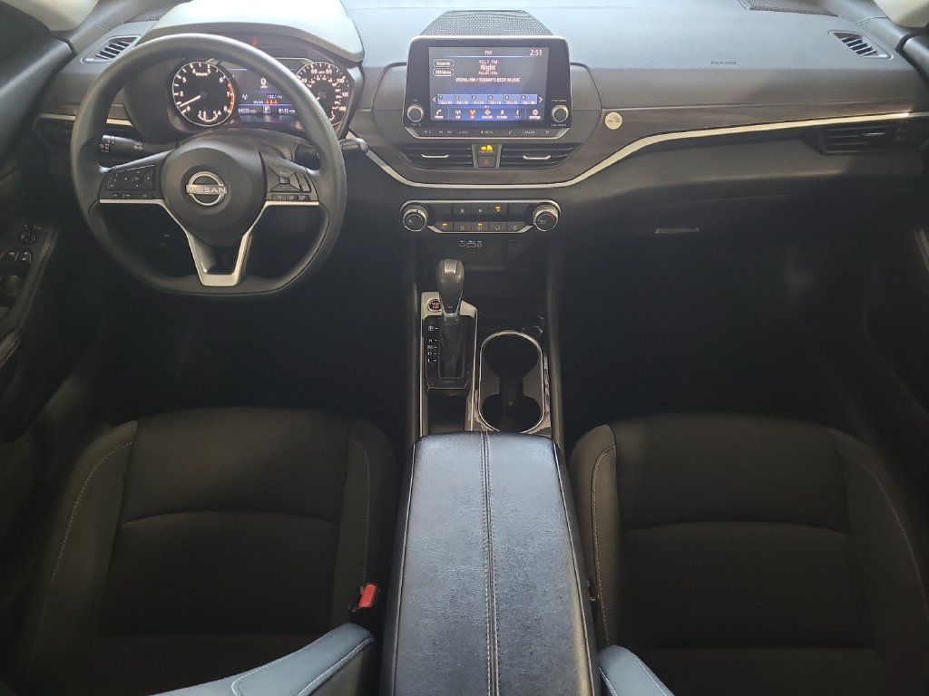Used 2024 Nissan Altima 2.5 SV FWD image 10