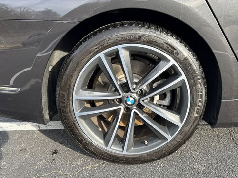 Used 2020 BMW 750i xDrive w/ Autobahn Package image 31