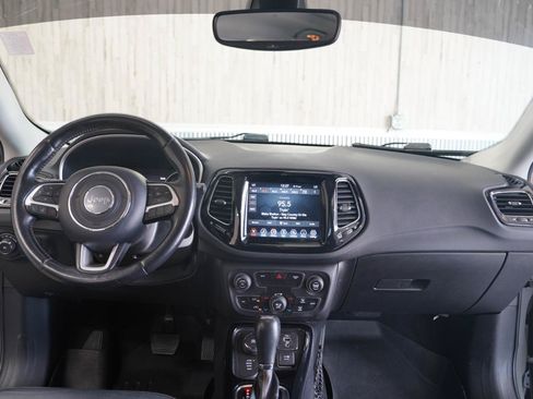 Used 2019 Jeep Compass Limited AWD/4WD image 17