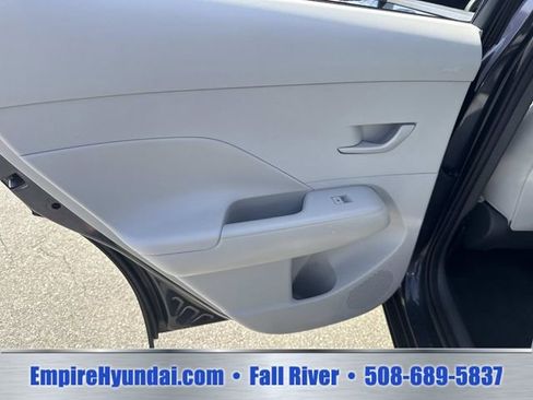 Used 2024 Hyundai Kona SEL AWD/4WD image 15