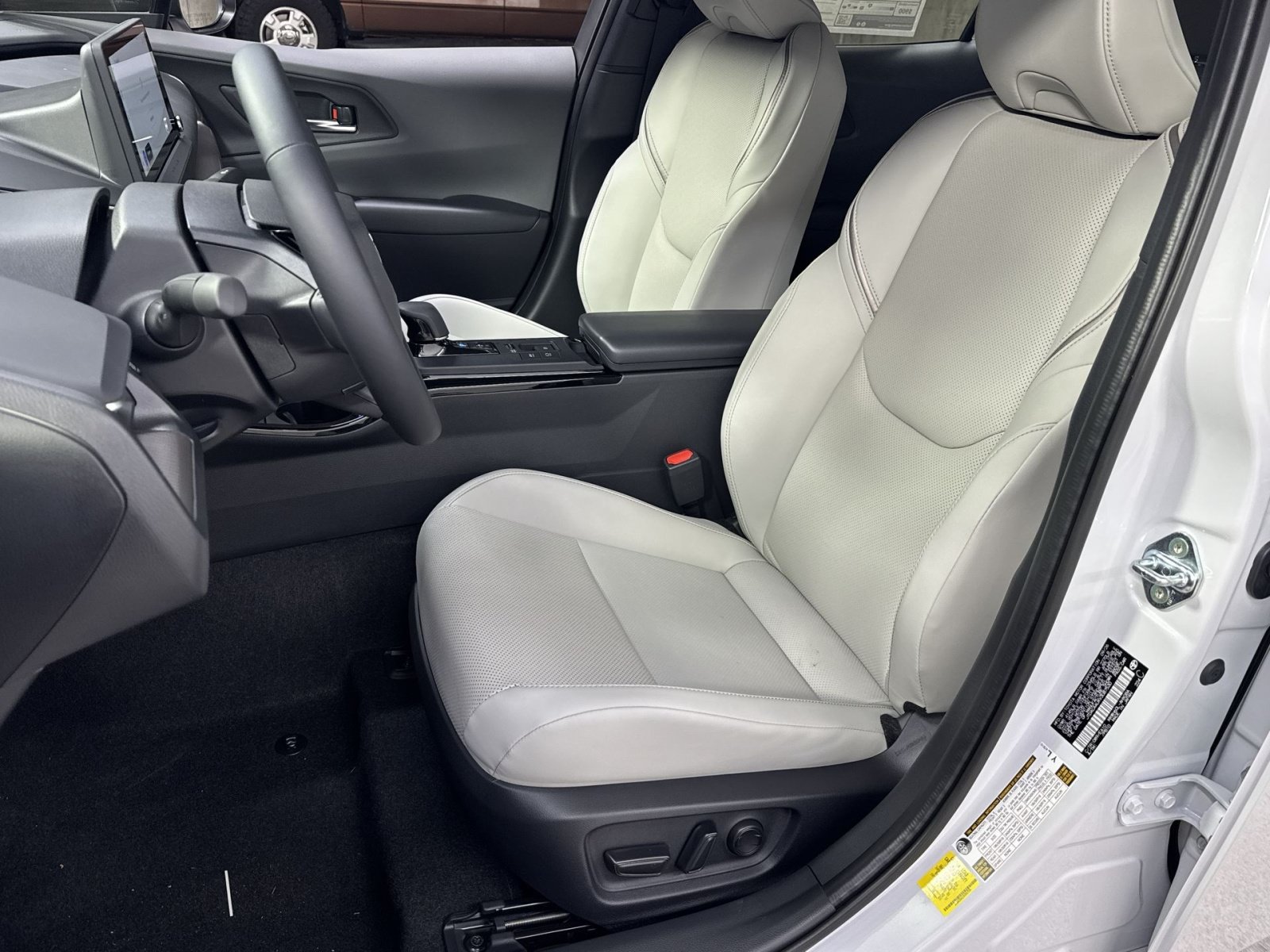 New 2027 Toyota Prius XLE FWD image 21