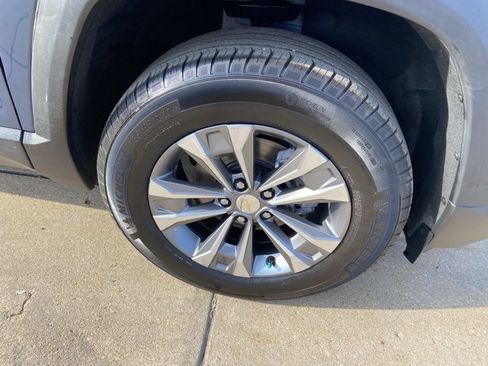 Used 2025 Chevrolet Equinox LT w/ Convenience Package II AWD/4WD image 32
