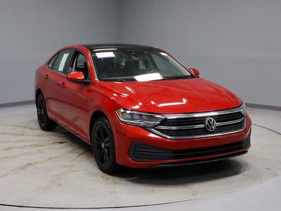 Used 2023 Volkswagen Jetta SE w/ Panoramic Sunroof Package