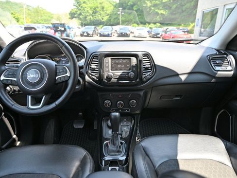Used 2018 Jeep Compass Latitude AWD/4WD image 11