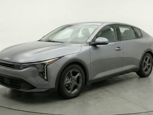 Used 2025 Kia K4 FWD image 3