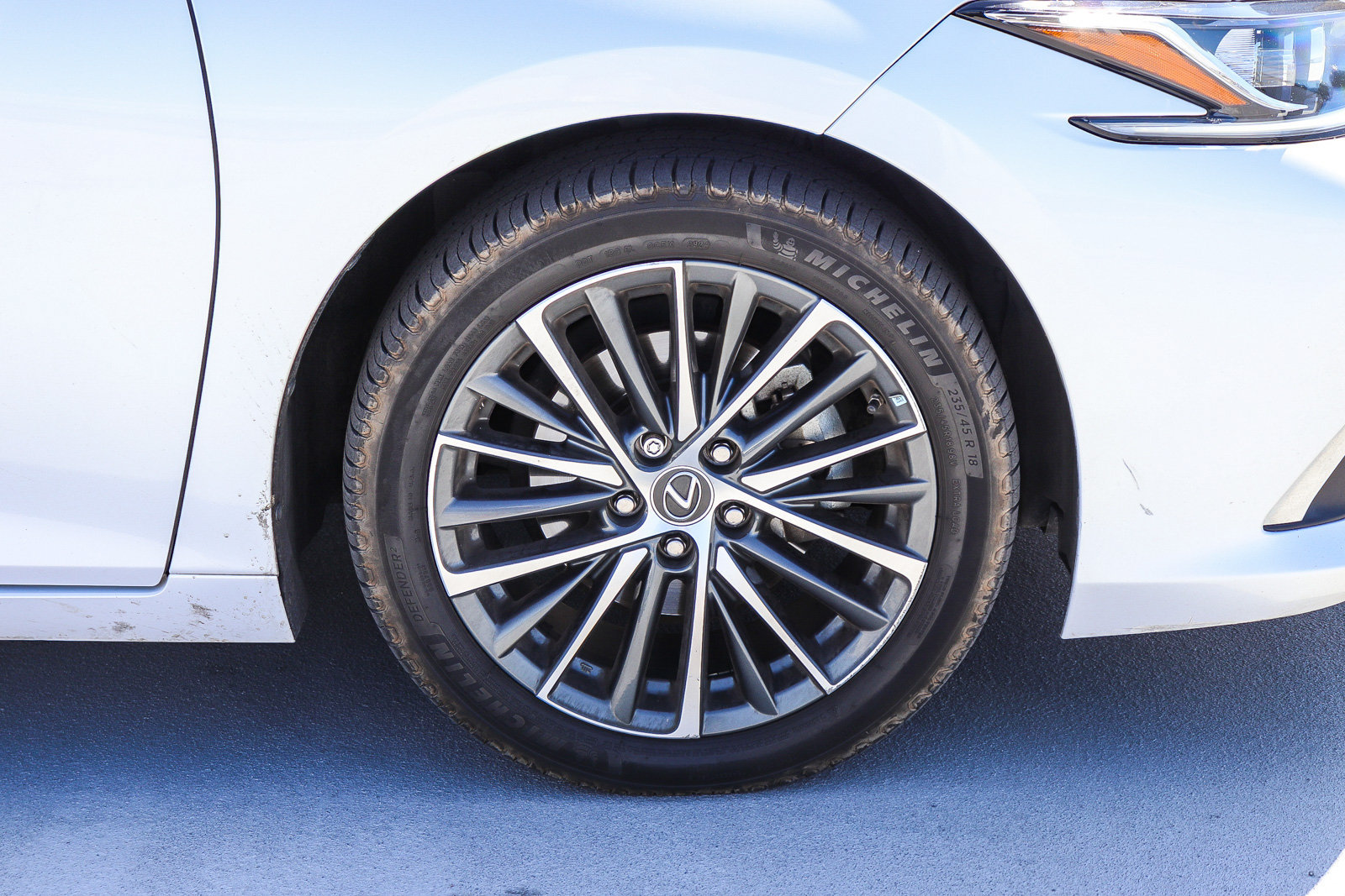 Used 2023 Lexus ES 350 w/ Accessory Package (Z1) FWD image 10