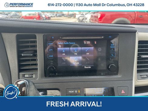 Used 2015 Toyota Sienna XLE w/ XLE Navigation Package image 19