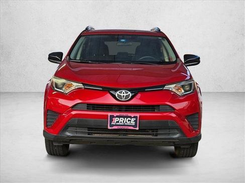 Used 2016 Toyota RAV4 LE FWD image 2