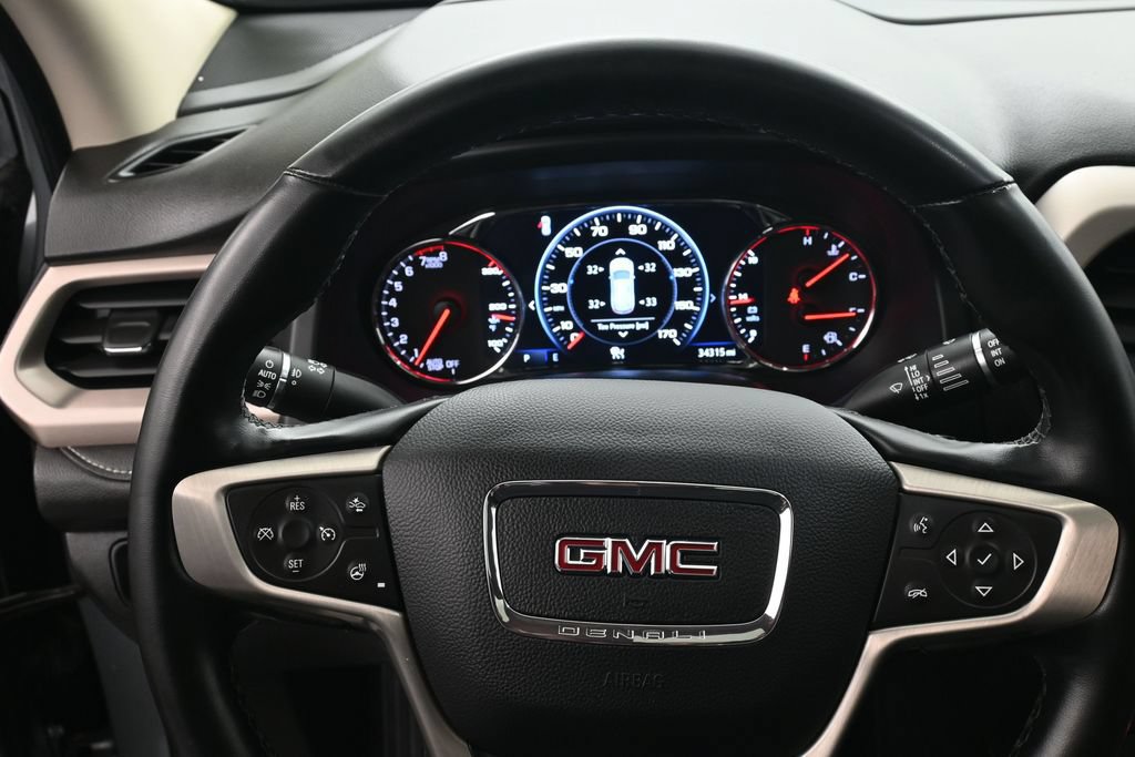 Used 2023 GMC Acadia Denali w/ Denali Technology Package AWD/4WD image 9