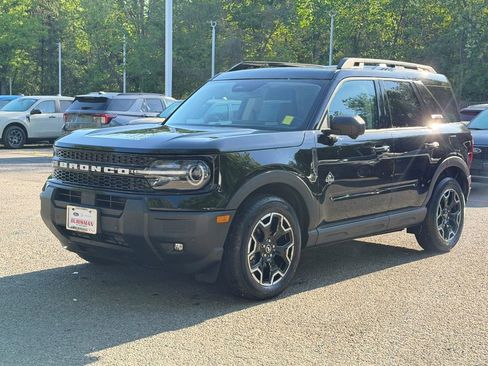 Used 2025 Ford Bronco Sport Outer Banks w/ Outer Banks Tech Package+ image 2