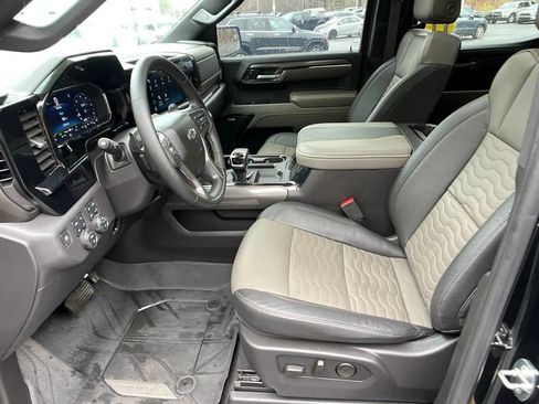 Used 2024 Chevrolet Silverado 1500 ZR2 image 10