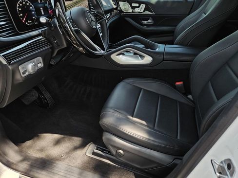 Used 2024 Mercedes-Benz GLS 450 4MATIC image 21