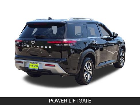 Used 2025 Nissan Pathfinder SL FWD image 9