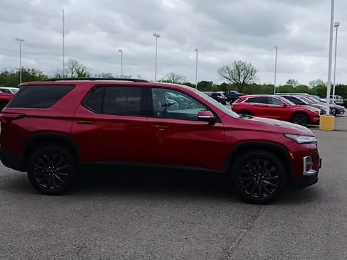 Used 2023 Chevrolet Traverse RS image 9