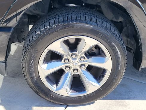Used 2019 RAM 1500 Limited AWD/4WD image 9