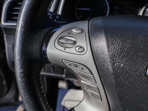 Used 2018 Nissan Murano SV w/ Premium Package image 14